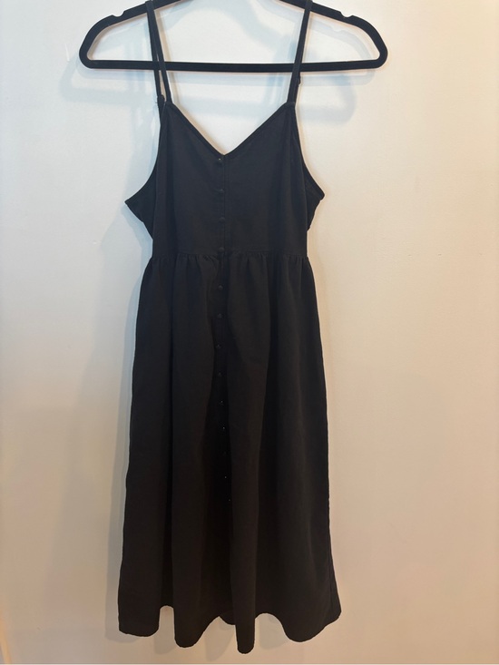 Universal Thread Dresses & Skirts - Universal Thread Black Button-Front Spaghetti Strap Midi Dress